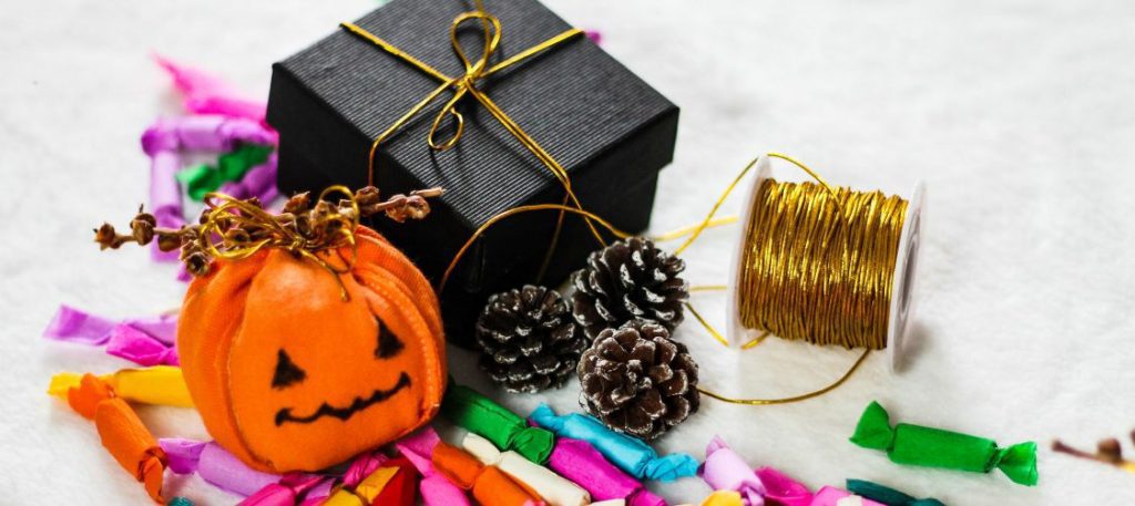 The Rise of Halloween Corporate Gifting: Why October is the New Gifting Season 1 Corporate holiday gifts